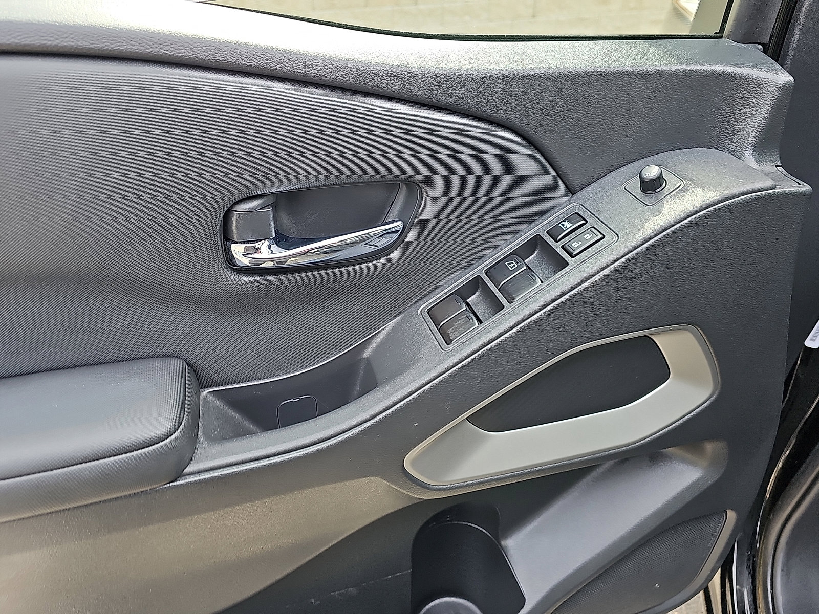 Certified 2024 Nissan Frontier SV image 13