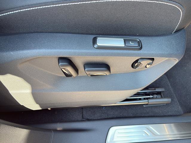 New 2026 Volkswagen Atlas Cross Sport SEL Premium R-Line image 10