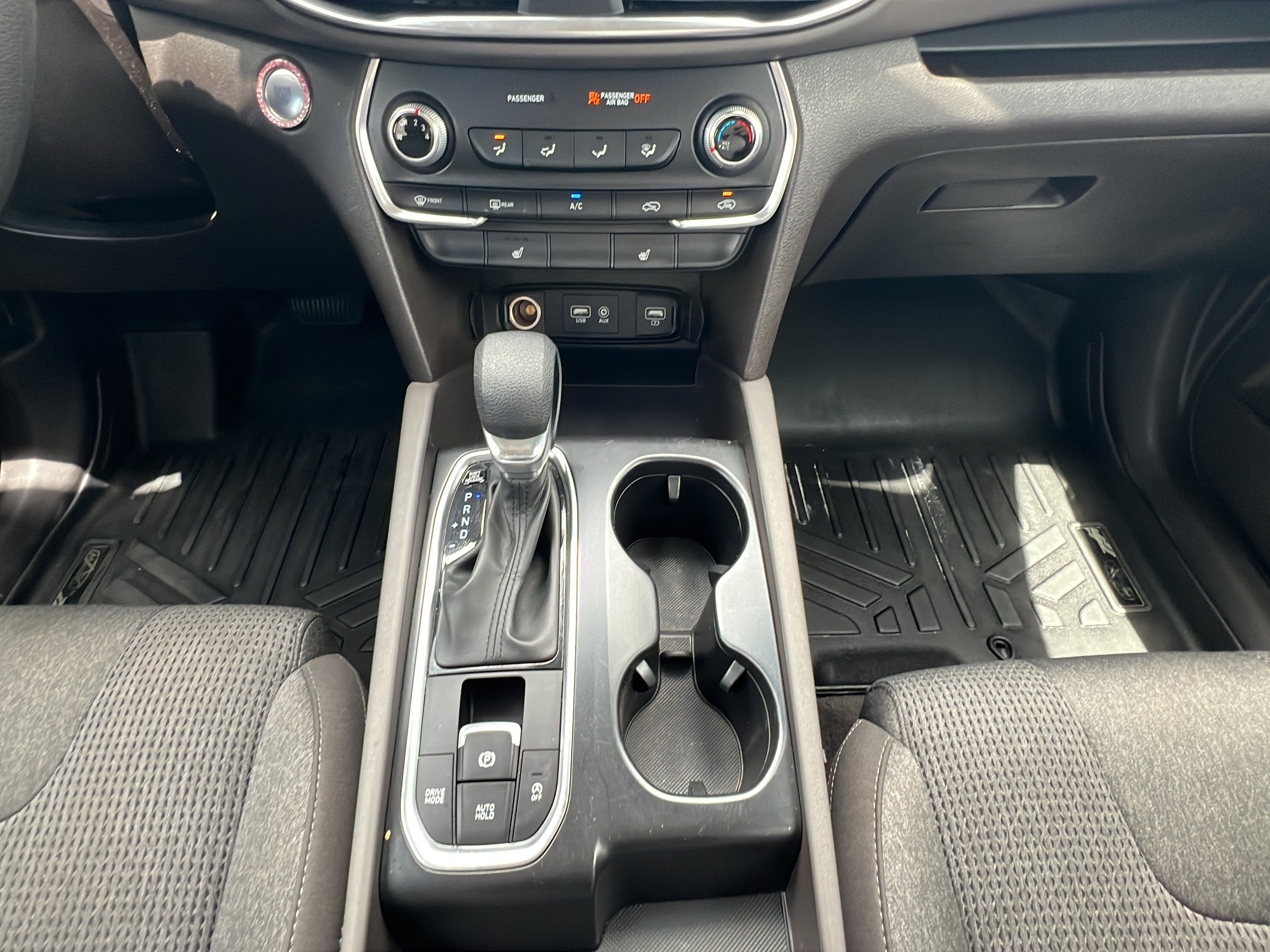 Used 2019 Hyundai Santa Fe SEL FWD image 15