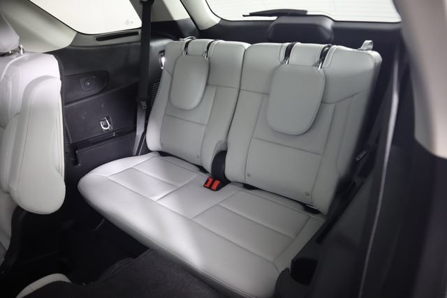 Used 2025 Ford Explorer Platinum w/ Ultimate Package AWD/4WD image 31