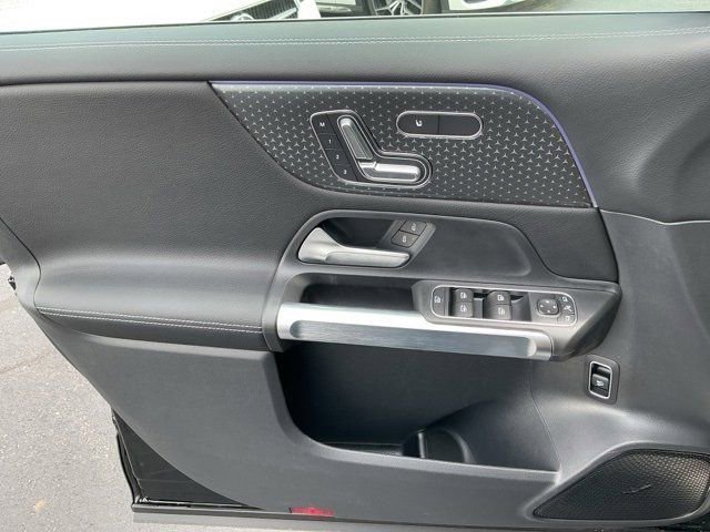Certified 2025 Mercedes-Benz GLB 250 image 12