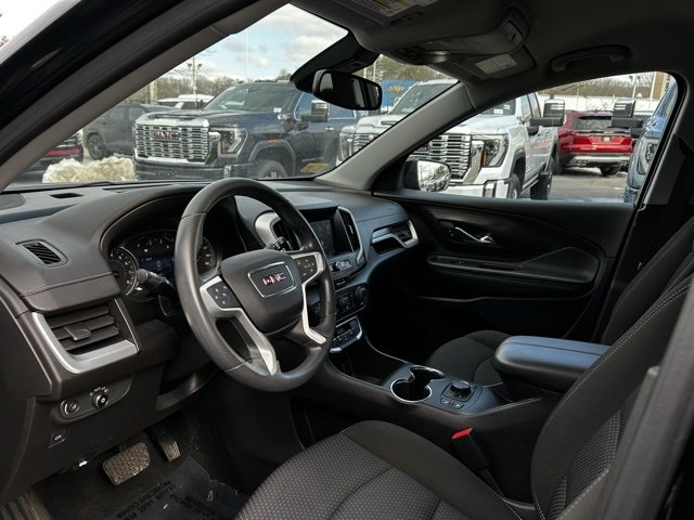 Used 2022 GMC Terrain SLE w/ Driver Convenience Package image 16