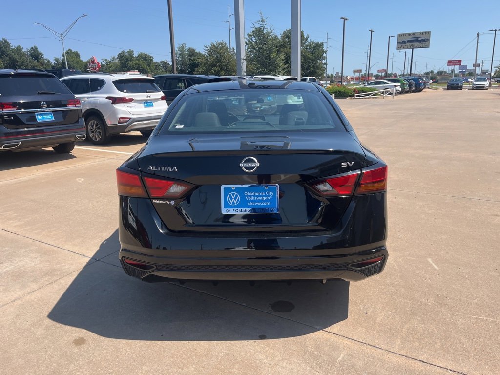 Used 2024 Nissan Altima 2.5 SV image 5