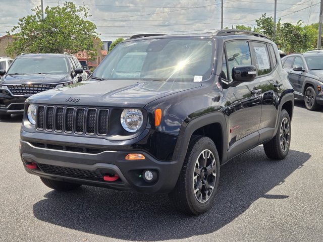 Used 2023 Jeep Renegade Trailhawk AWD/4WD video 1