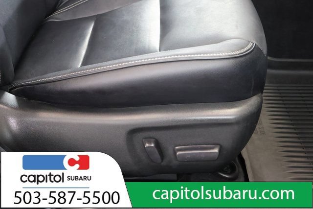 Used 2017 Toyota Camry XLE w/ Moonroof Package FWD image 30