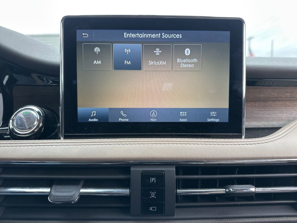 Used 2021 Lincoln Corsair Reserve image 10