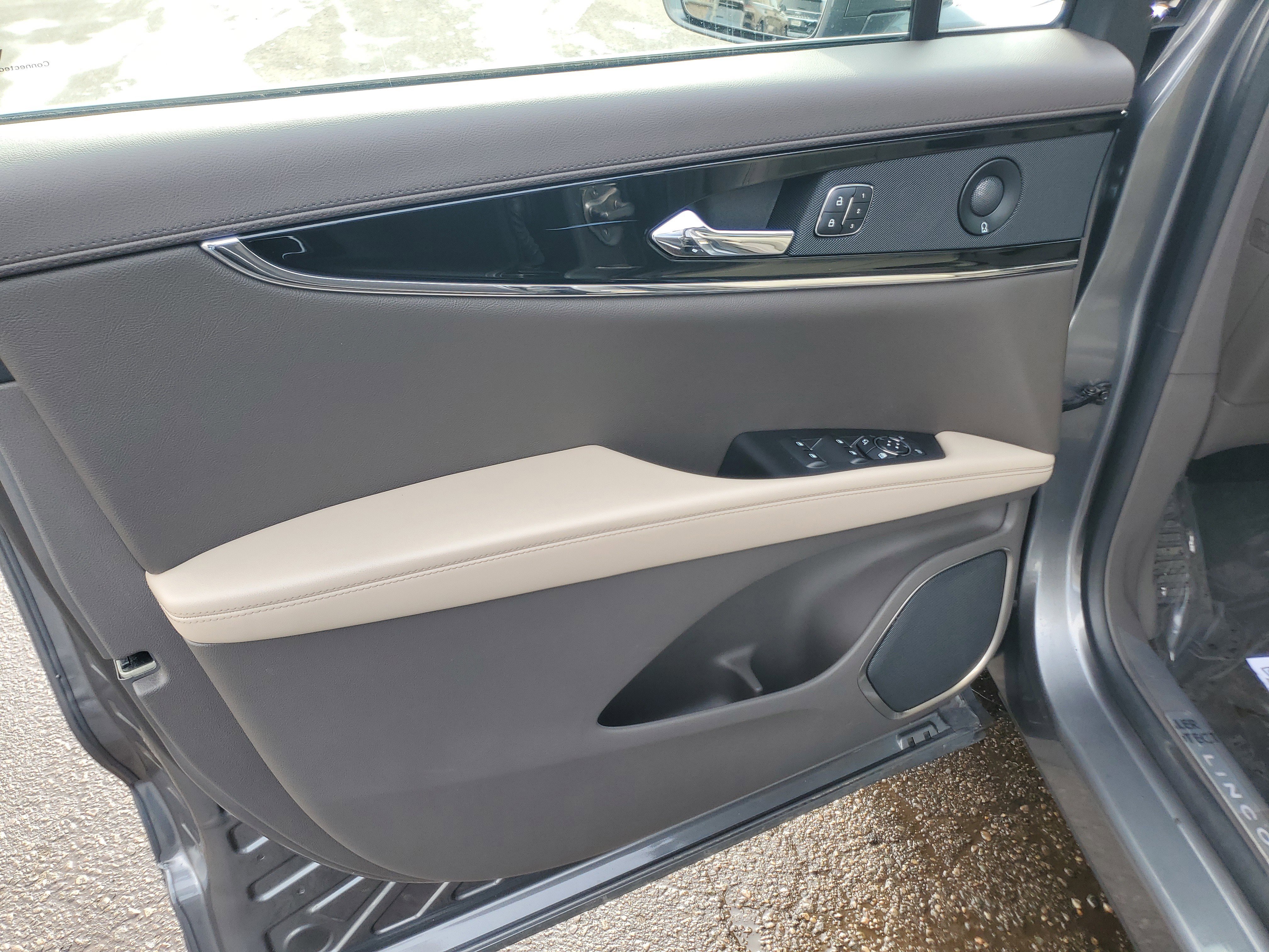 Certified 2023 Lincoln Nautilus Reserve w/ Equipment Group 201A image 10