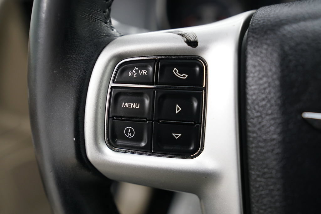 Used 2012 Chrysler 200 Limited FWD image 22