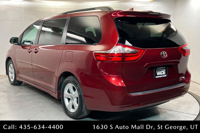 Used 2020 Toyota Sienna LE FWD image 3