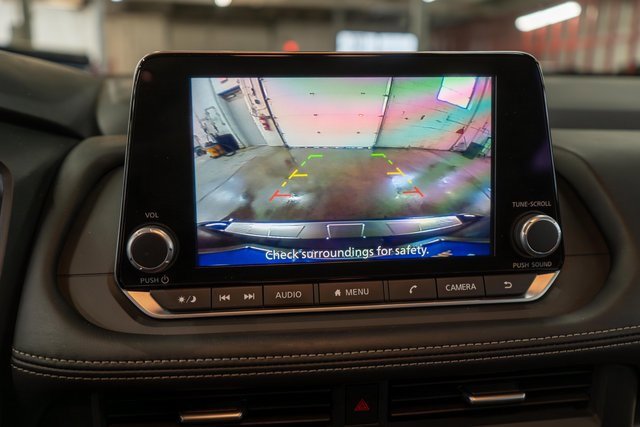 Used 2025 Nissan Rogue SV w/ SV Premium Package image 29