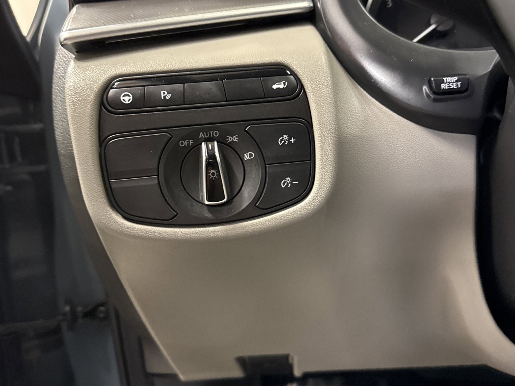 Used 2024 INFINITI QX50 Luxe image 9