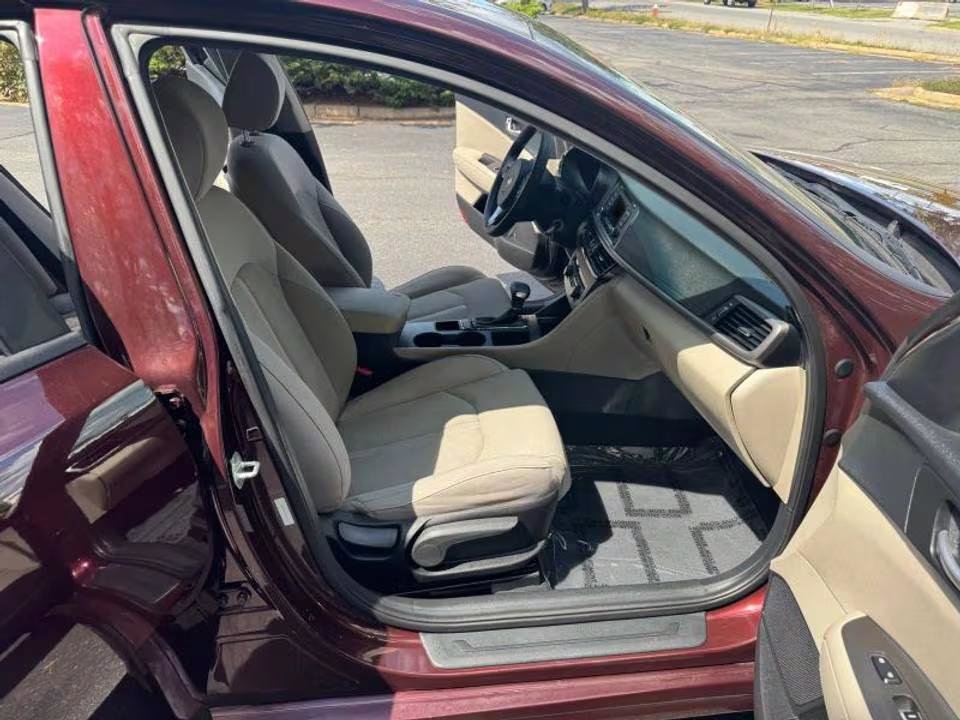 Used 2016 Kia Optima LX w/ LX Convenience Package image 10