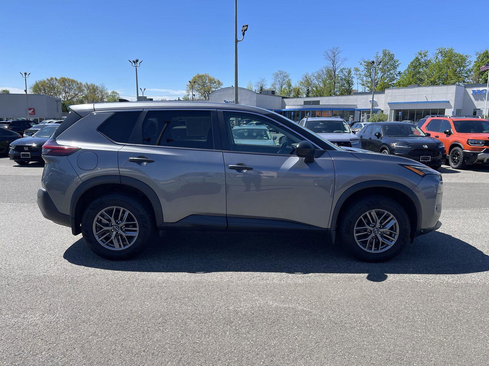 Used 2022 Nissan Rogue S AWD/4WD image 19
