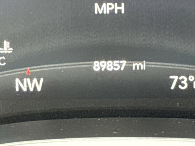 Used 2020 Chrysler Pacifica Touring-L FWD image 29