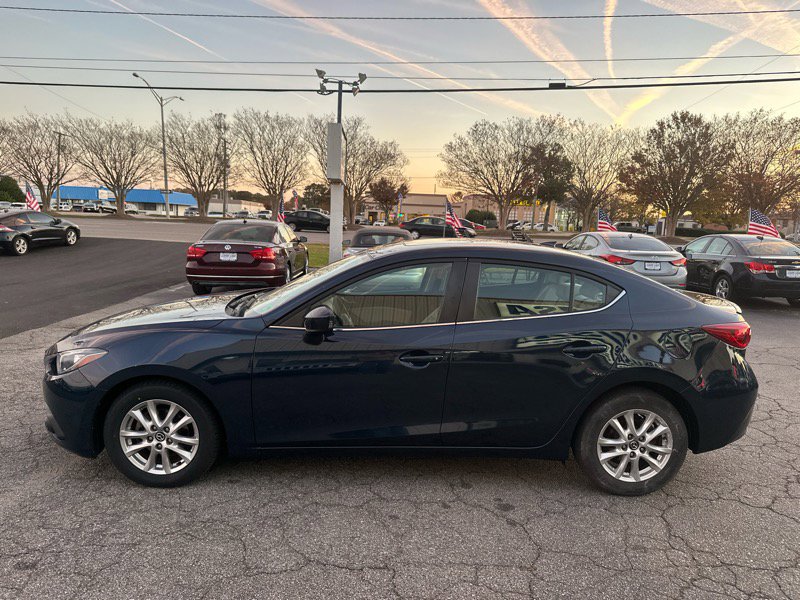Used 2016 MAZDA MAZDA3 i Touring w/ Popular Equipment Package image 5