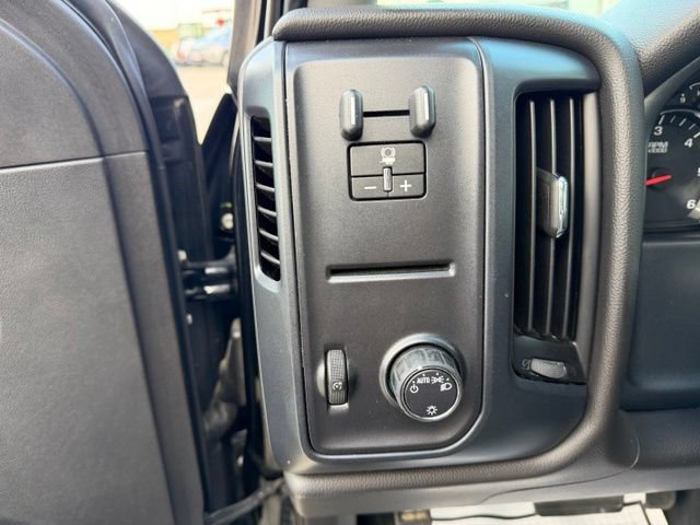 Used 2018 Chevrolet Silverado 3500 W/T AWD/4WD image 18