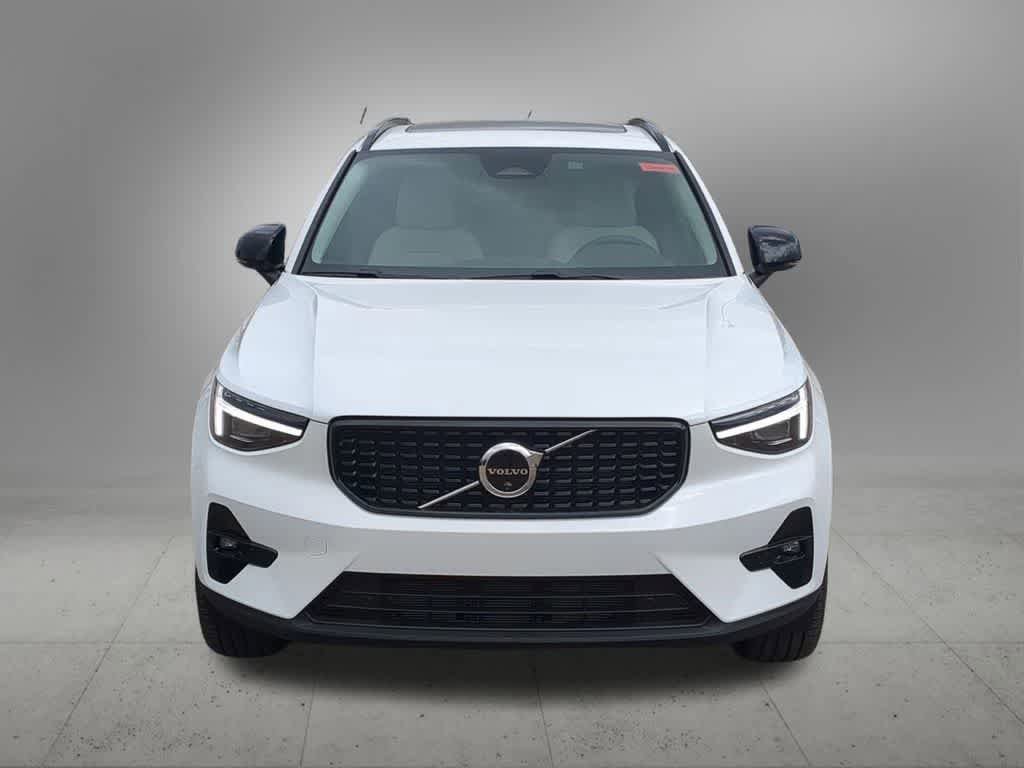 New 2026 Volvo XC40 B5 Plus w/ Climate Package AWD/4WD image 9