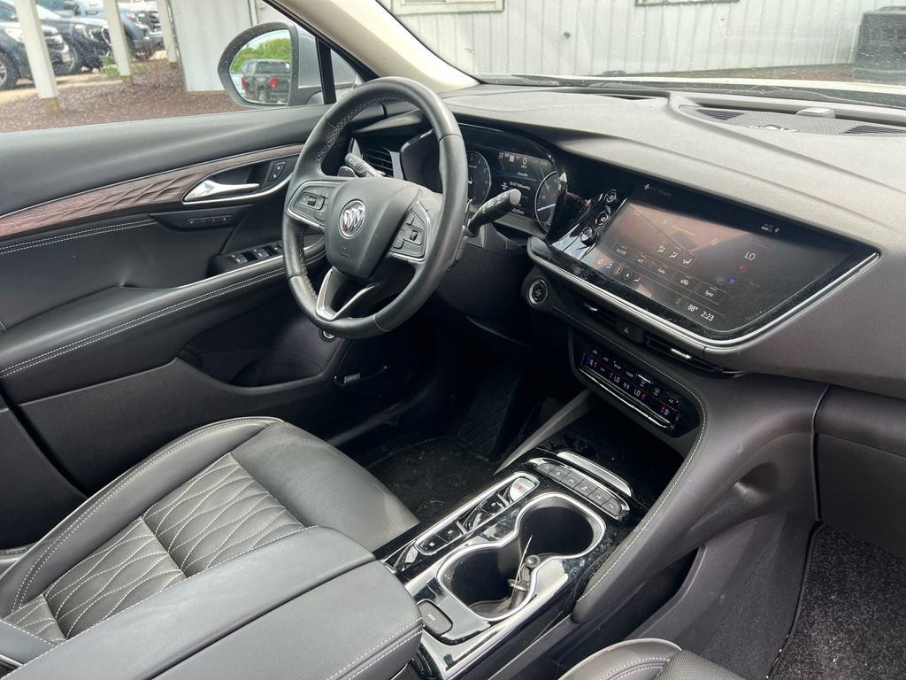 Used 2023 Buick Envision Avenir AWD/4WD image 46