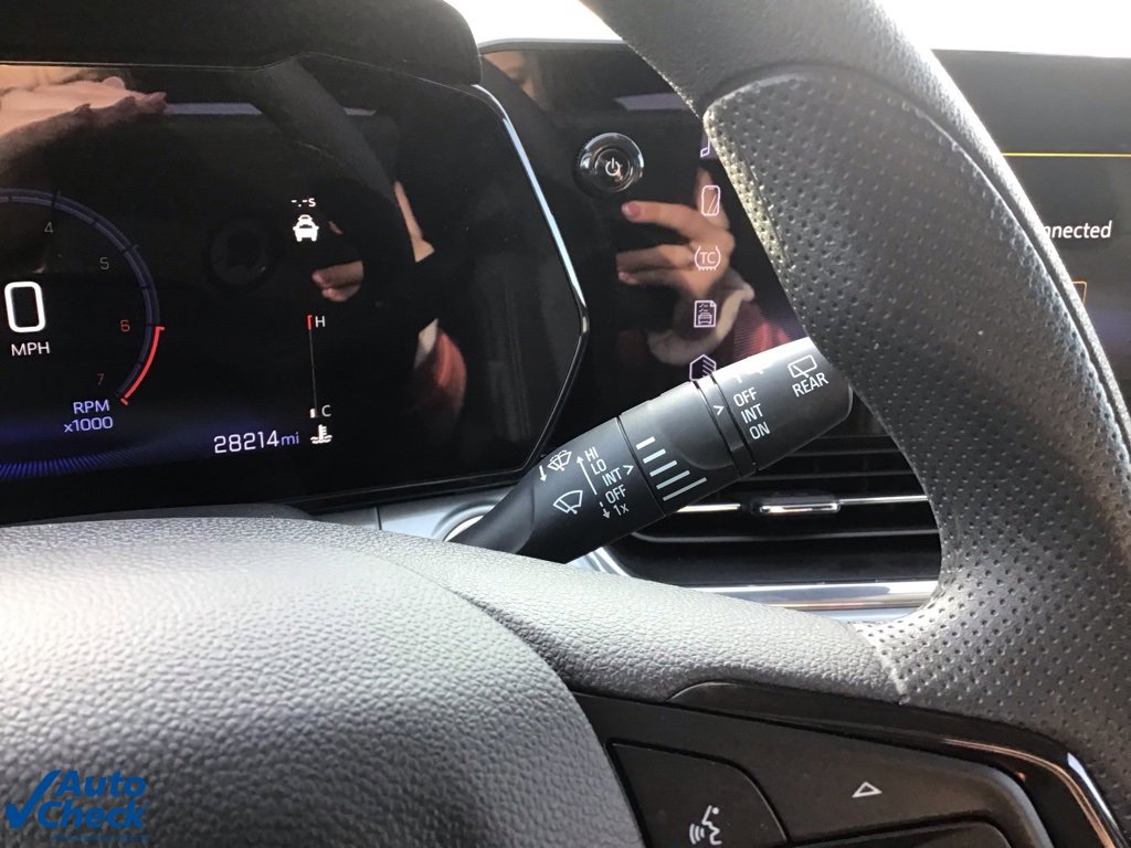 Used 2025 Chevrolet Trax LT image 29