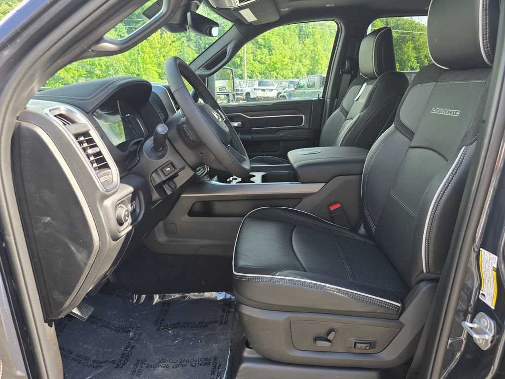 New 2026 RAM 3500 Laramie AWD/4WD image 4