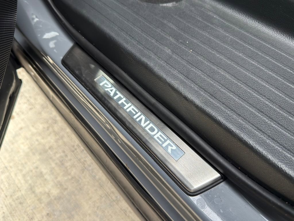 Used 2023 Nissan Pathfinder Platinum w/ Lighting Package (N92) image 36