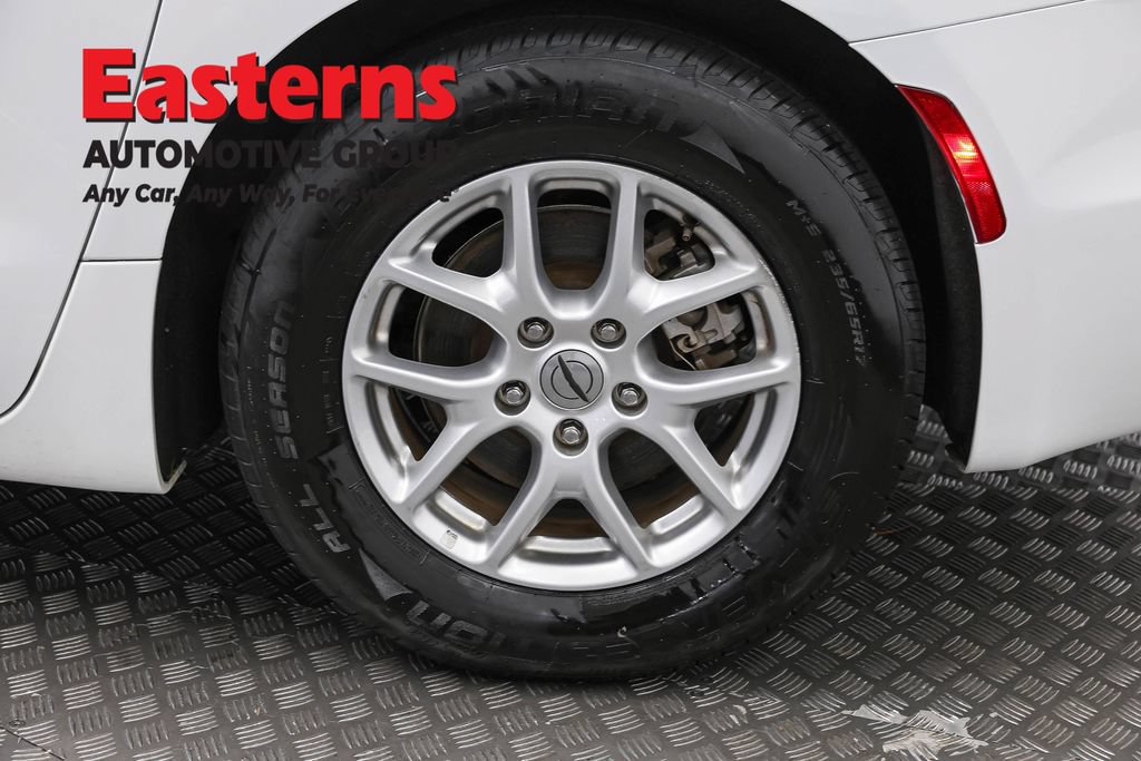Used 2023 Chrysler Pacifica Touring-L FWD image 34