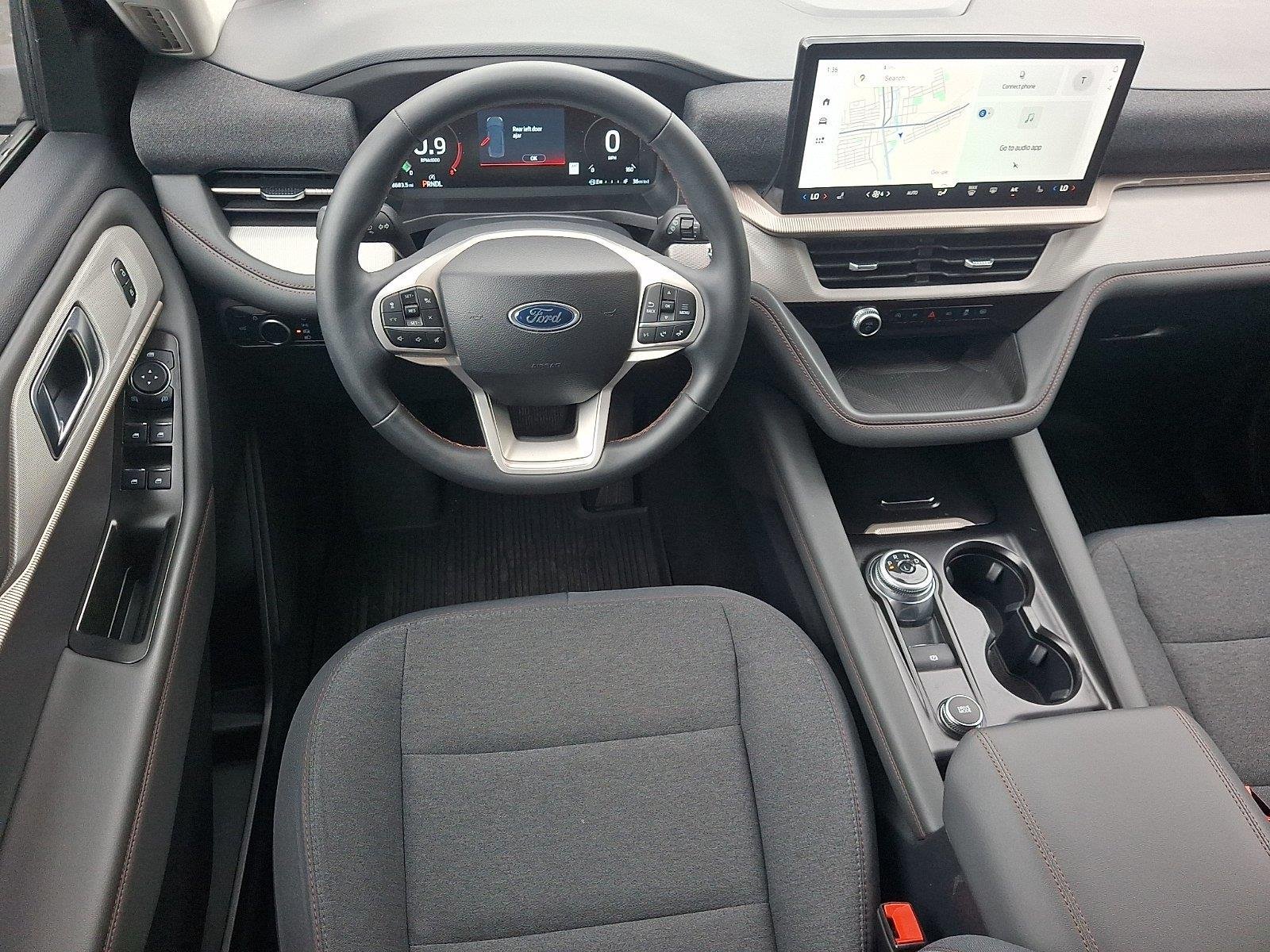 Used 2025 Ford Explorer Active AWD/4WD image 12