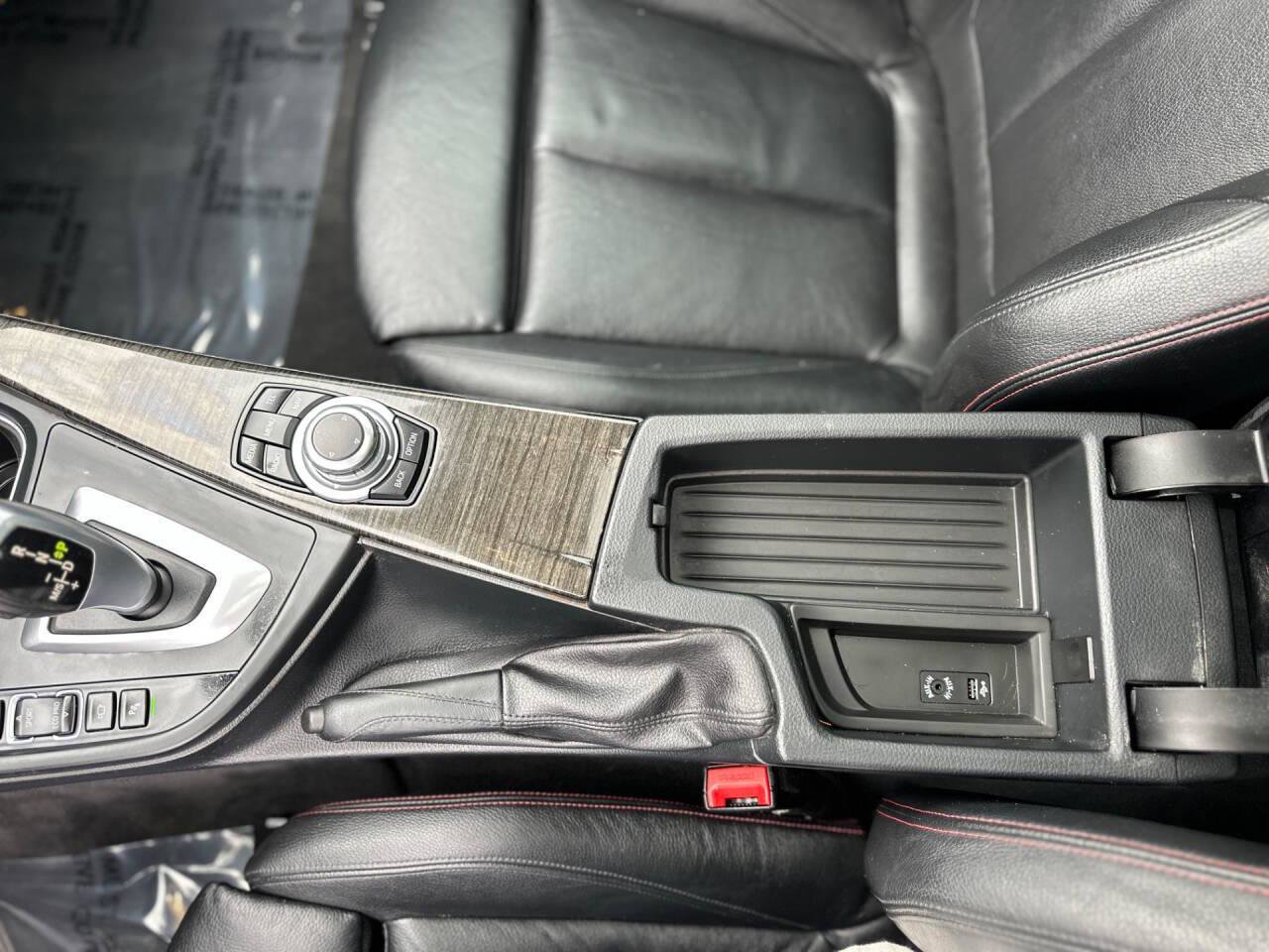 Used 2013 BMW 335i xDrive Sedan AWD/4WD image 30