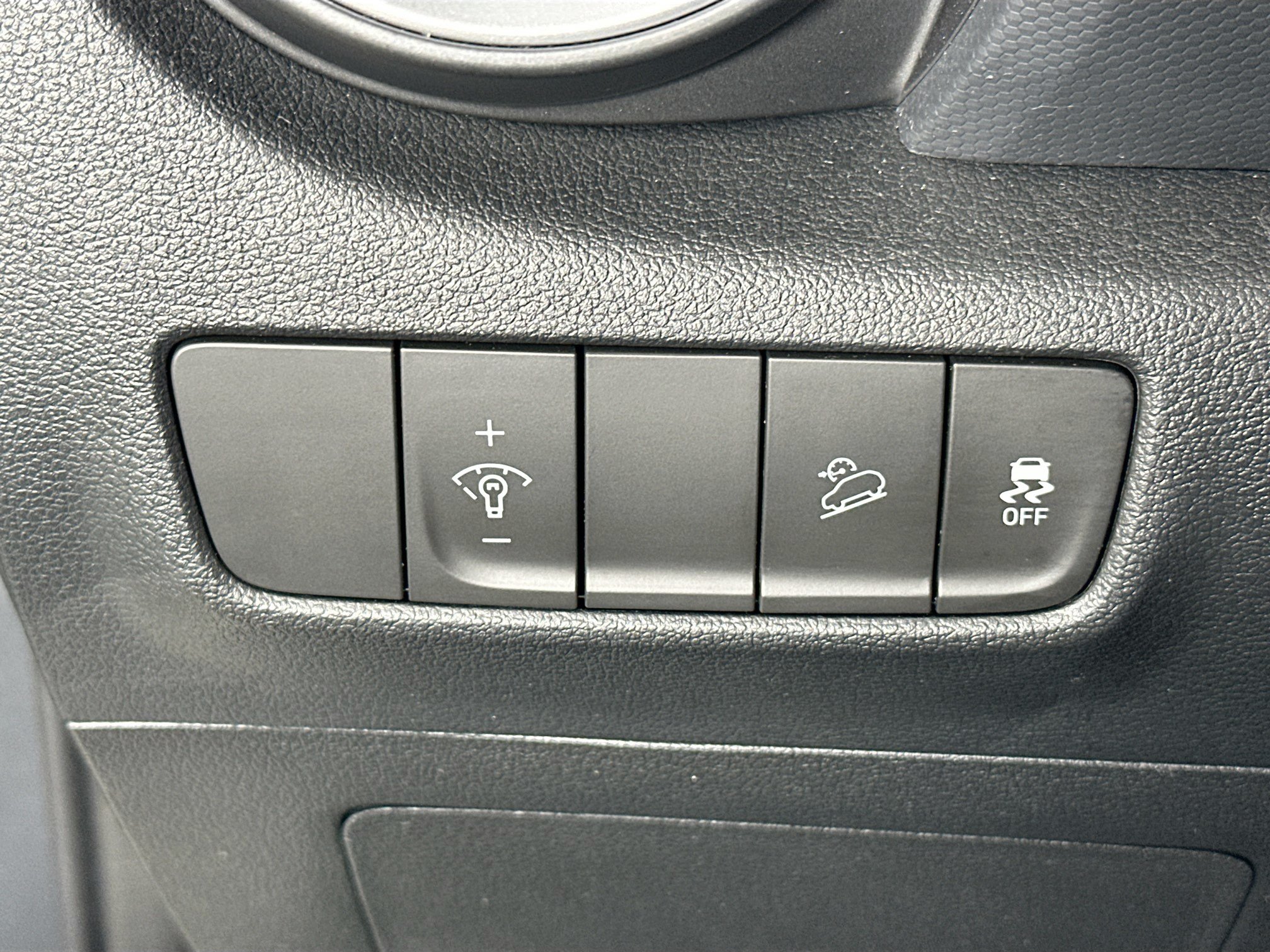 Used 2023 Hyundai Kona SEL AWD/4WD image 10
