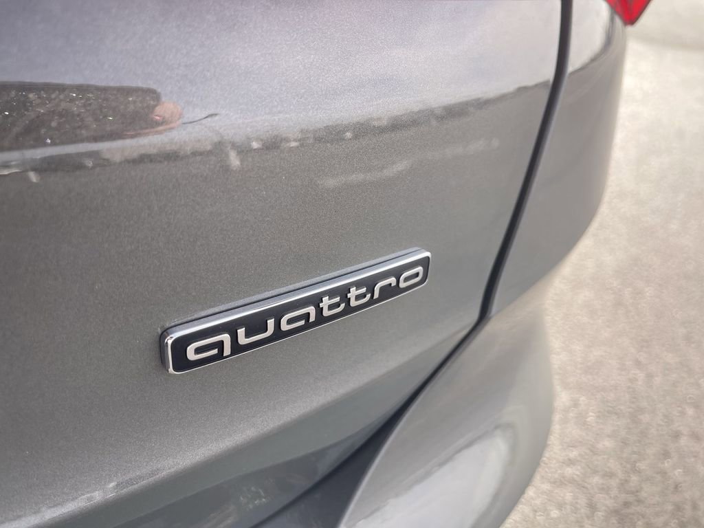 Used 2025 Audi Q3 2.0T Premium image 13