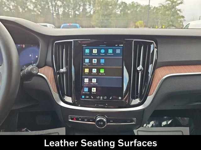 Used 2025 Volvo V60 B5 Cross Country Plus image 31