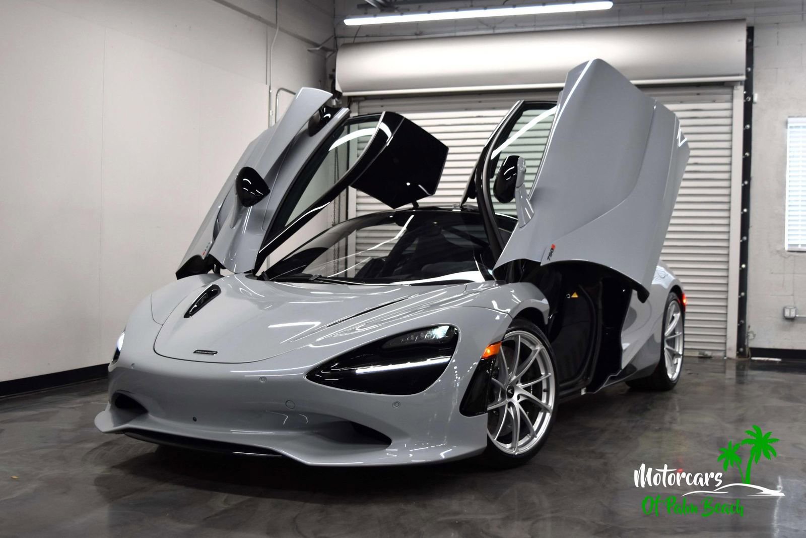 Used 2025 McLaren 750S image 2
