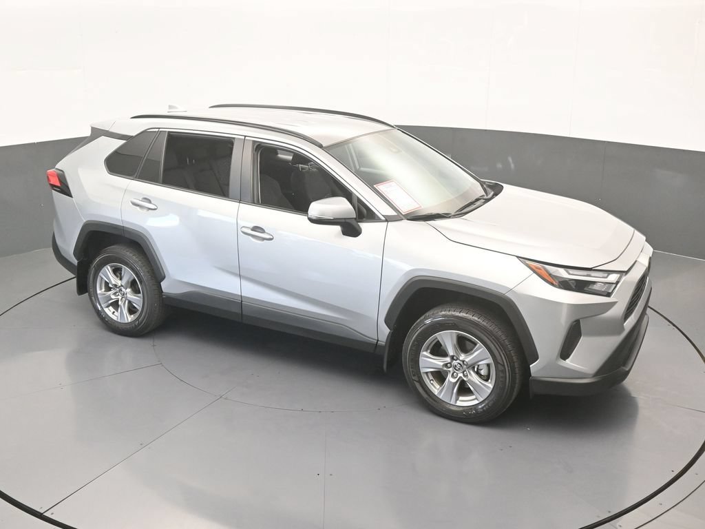 Used 2025 Toyota RAV4 XLE AWD/4WD image 49
