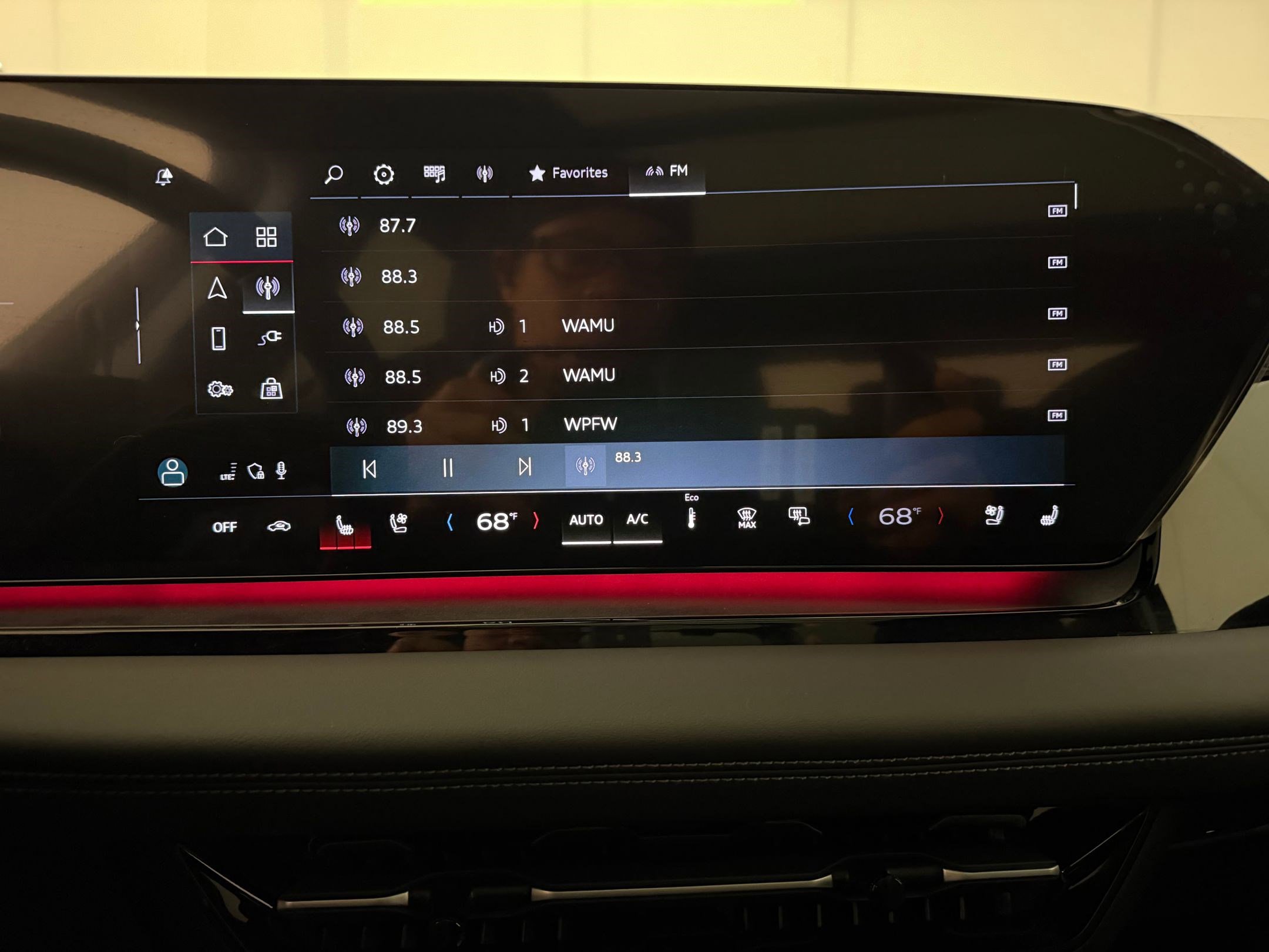 Used 2025 Audi Q6 e-tron Premium Plus w/ Premium Plus RWD image 25