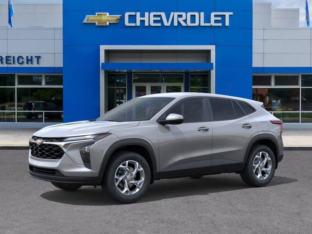 New 2026 Chevrolet Trax LS w/ LS Convenience Package FWD image 2