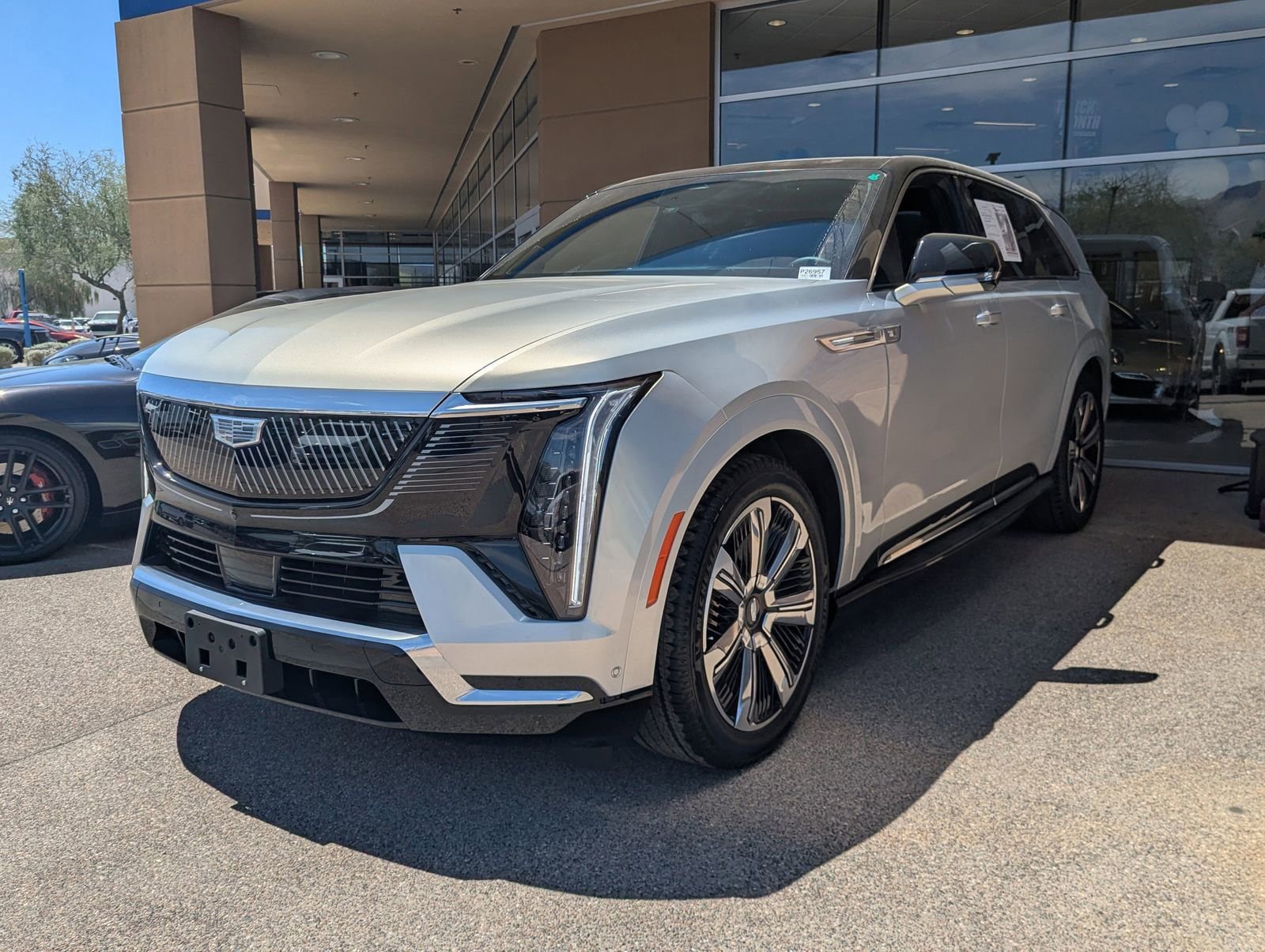 Certified 2025 Cadillac Escalade IQ Luxury 2 AWD/4WD image 2