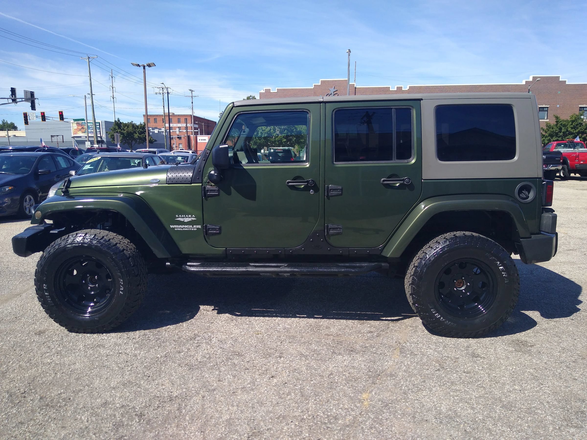 Used 2008 Jeep Wrangler Unlimited Sahara AWD/4WD image 5