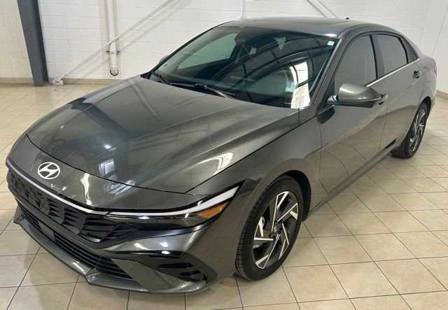 Used 2024 Hyundai Elantra Limited FWD image 1