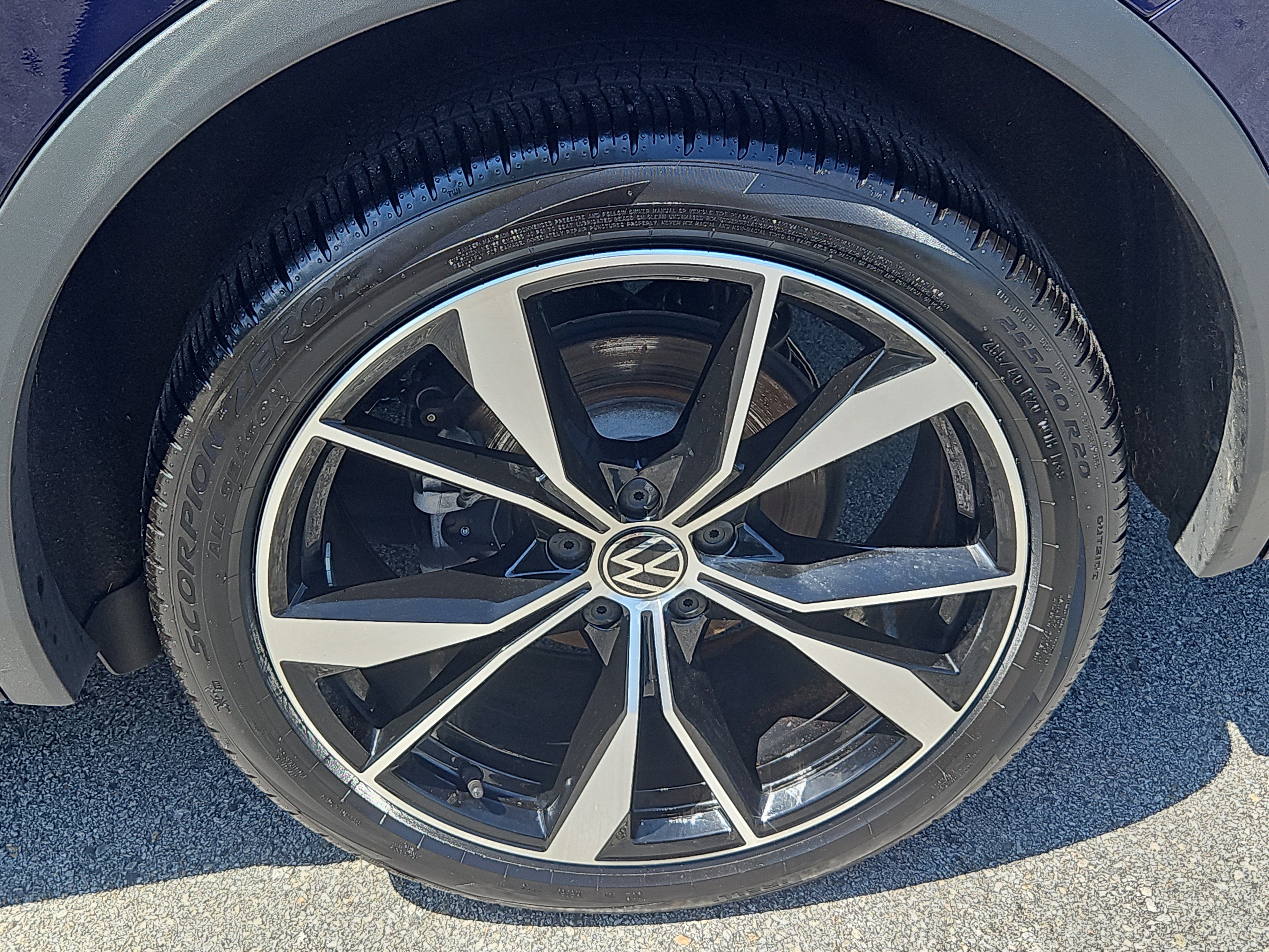 Certified 2023 Volkswagen Tiguan SEL R-Line AWD/4WD image 32