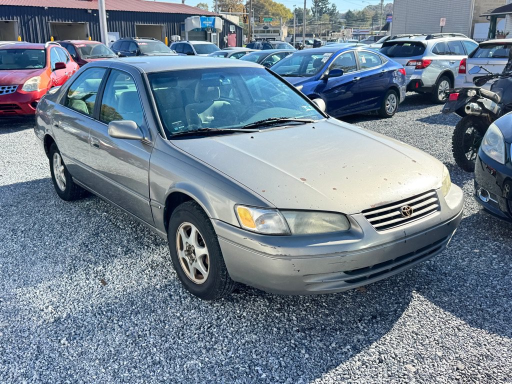 Used 1998 Toyota Camry LE FWD image 3