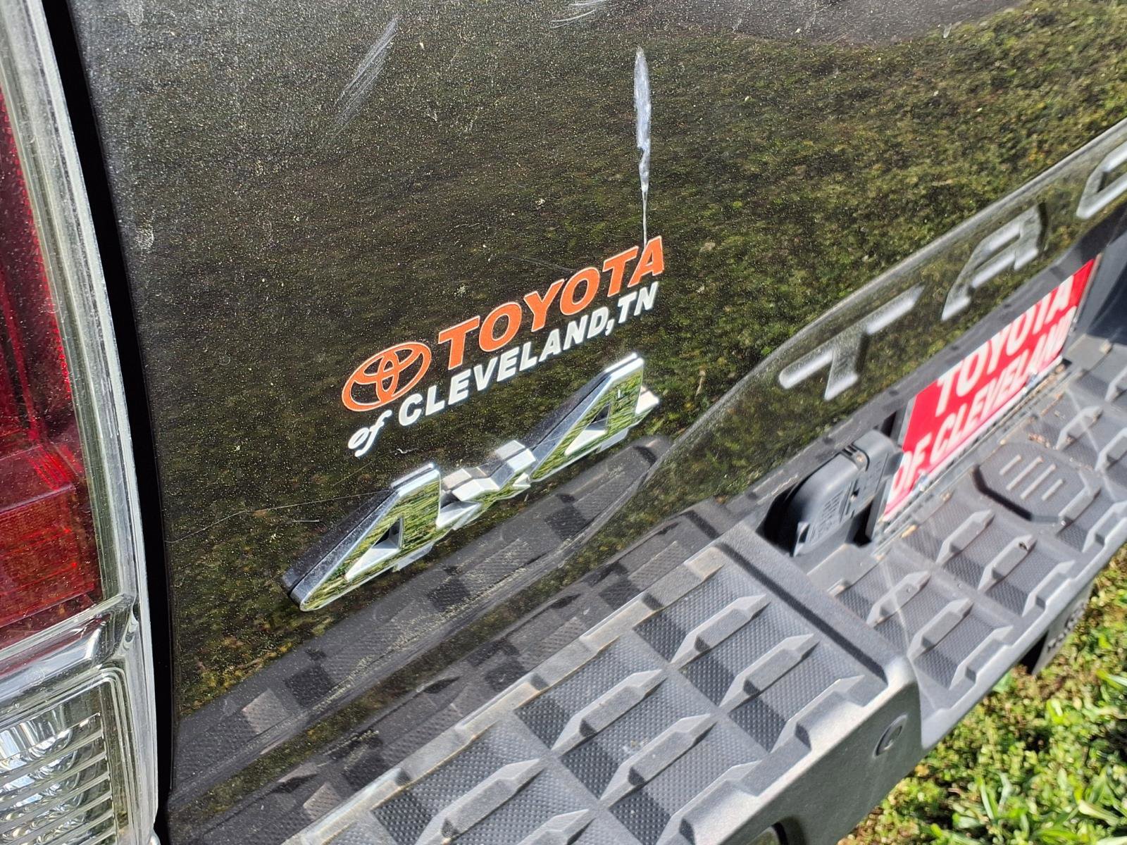 Used 2018 Toyota Tacoma Limited w/ Exterior Package image 8