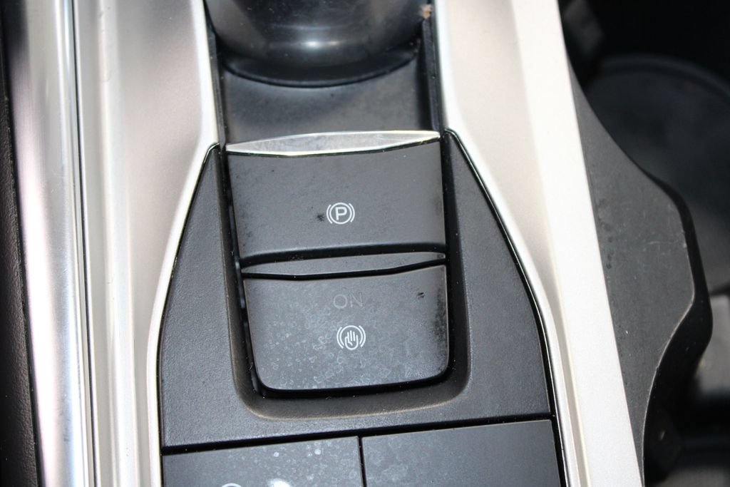 Used 2023 Ford Explorer XLT w/ Equipment Group 202A AWD/4WD image 45