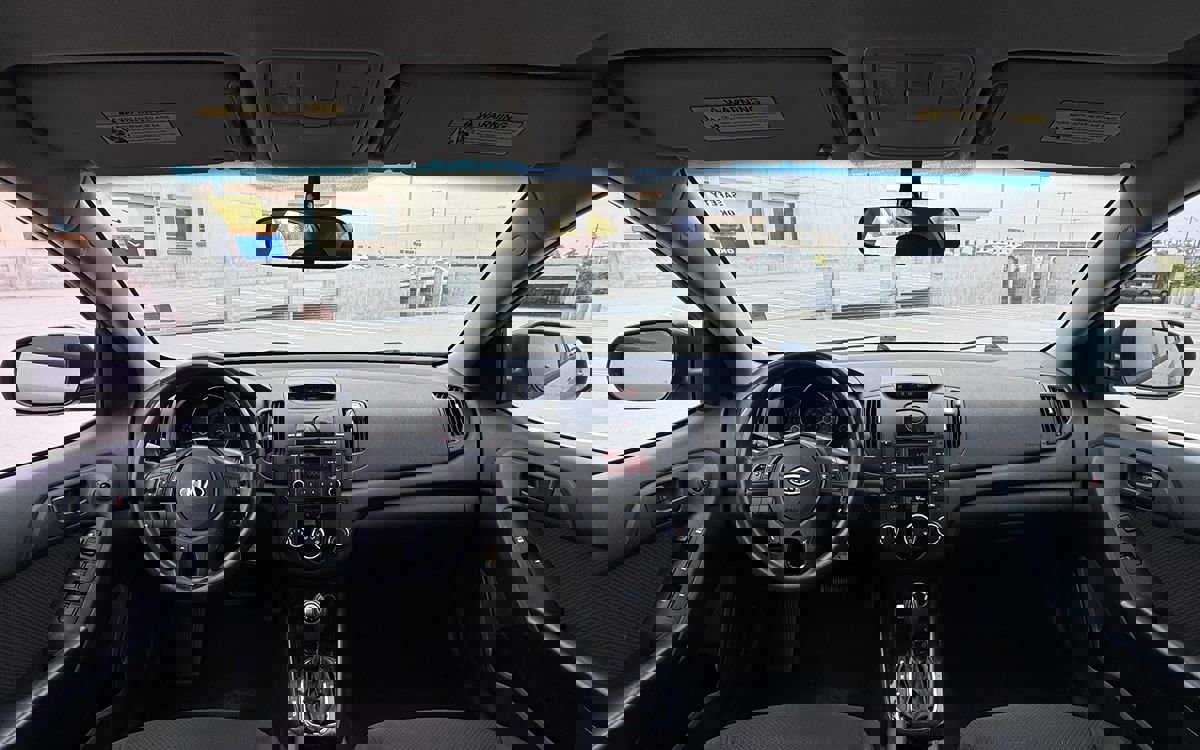 Used 2012 Kia Forte EX image 19