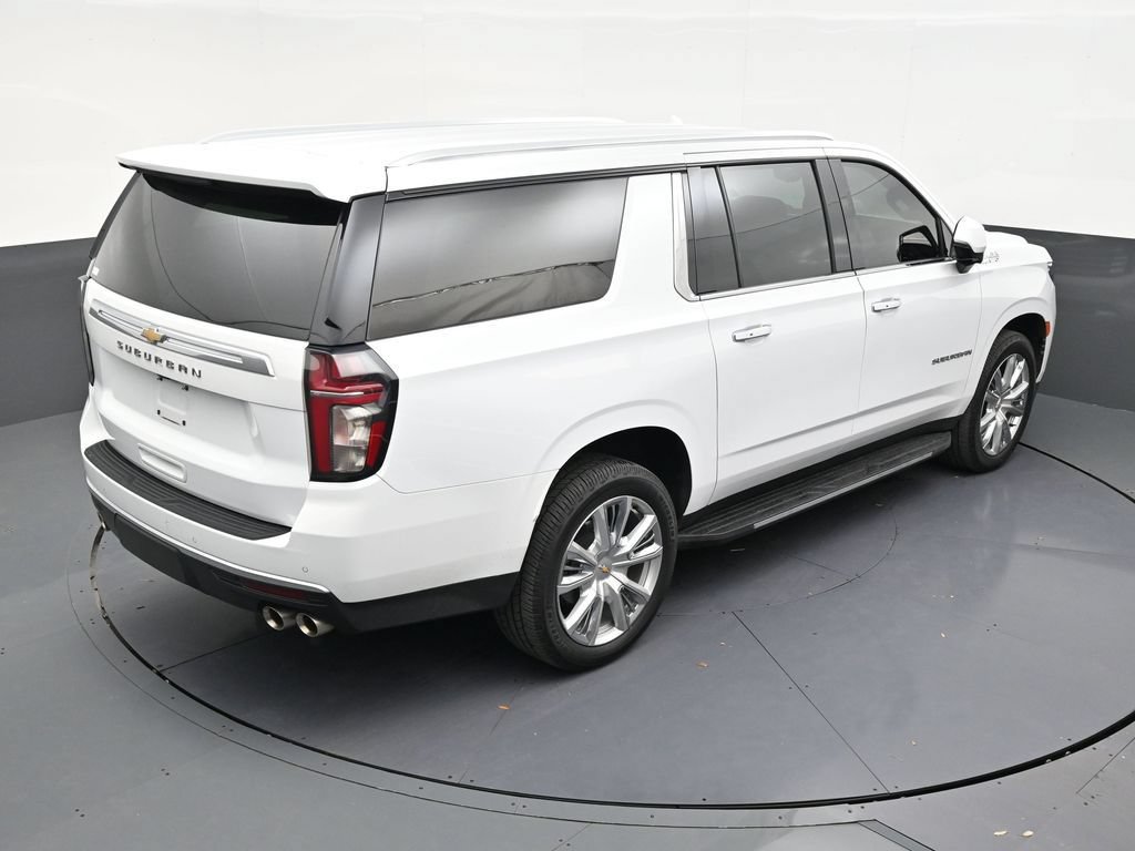 Used 2022 Chevrolet Suburban High Country RWD image 17
