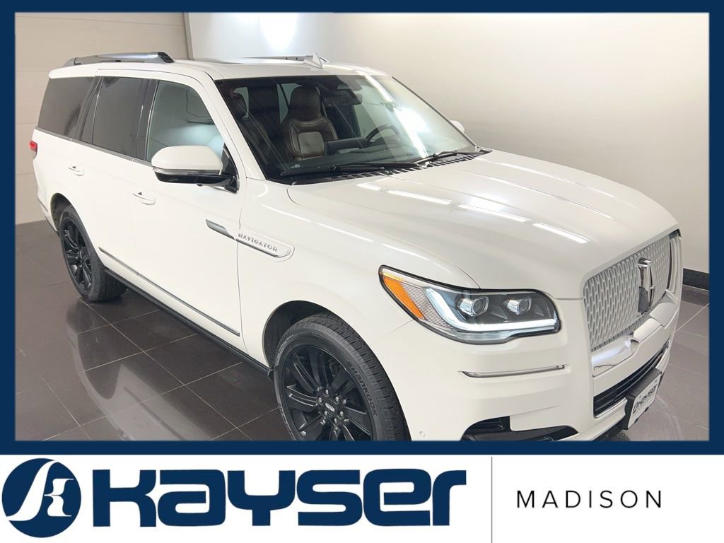 Certified 2022 Lincoln Navigator Reserve w/ Monochromatic Package image 1