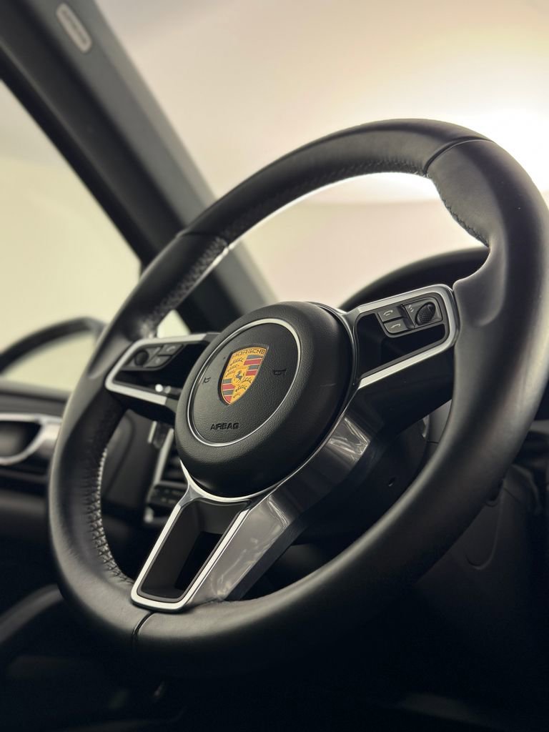 Used 2018 Porsche Cayenne AWD/4WD image 30