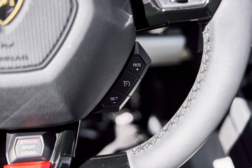 Used 2024 Lamborghini Huracan EVO image 57