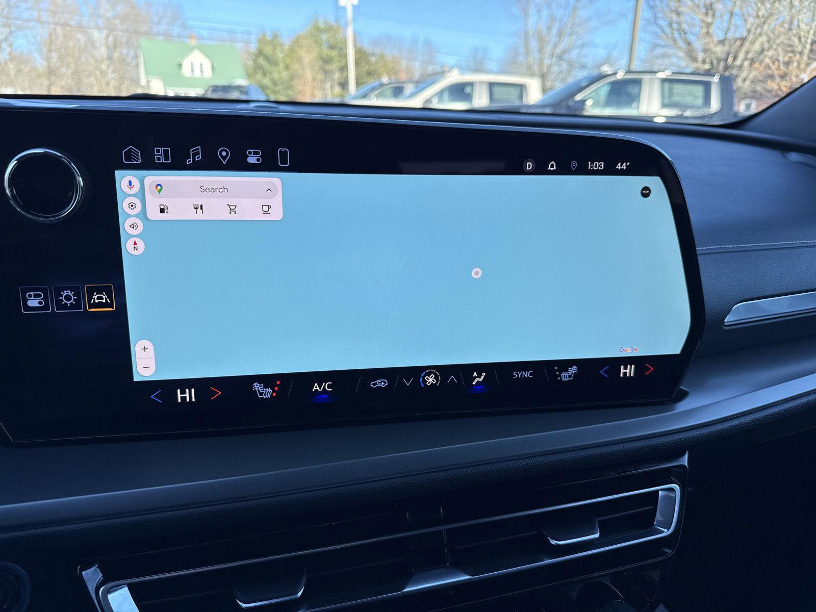 Used 2025 Chevrolet Traverse LT image 8