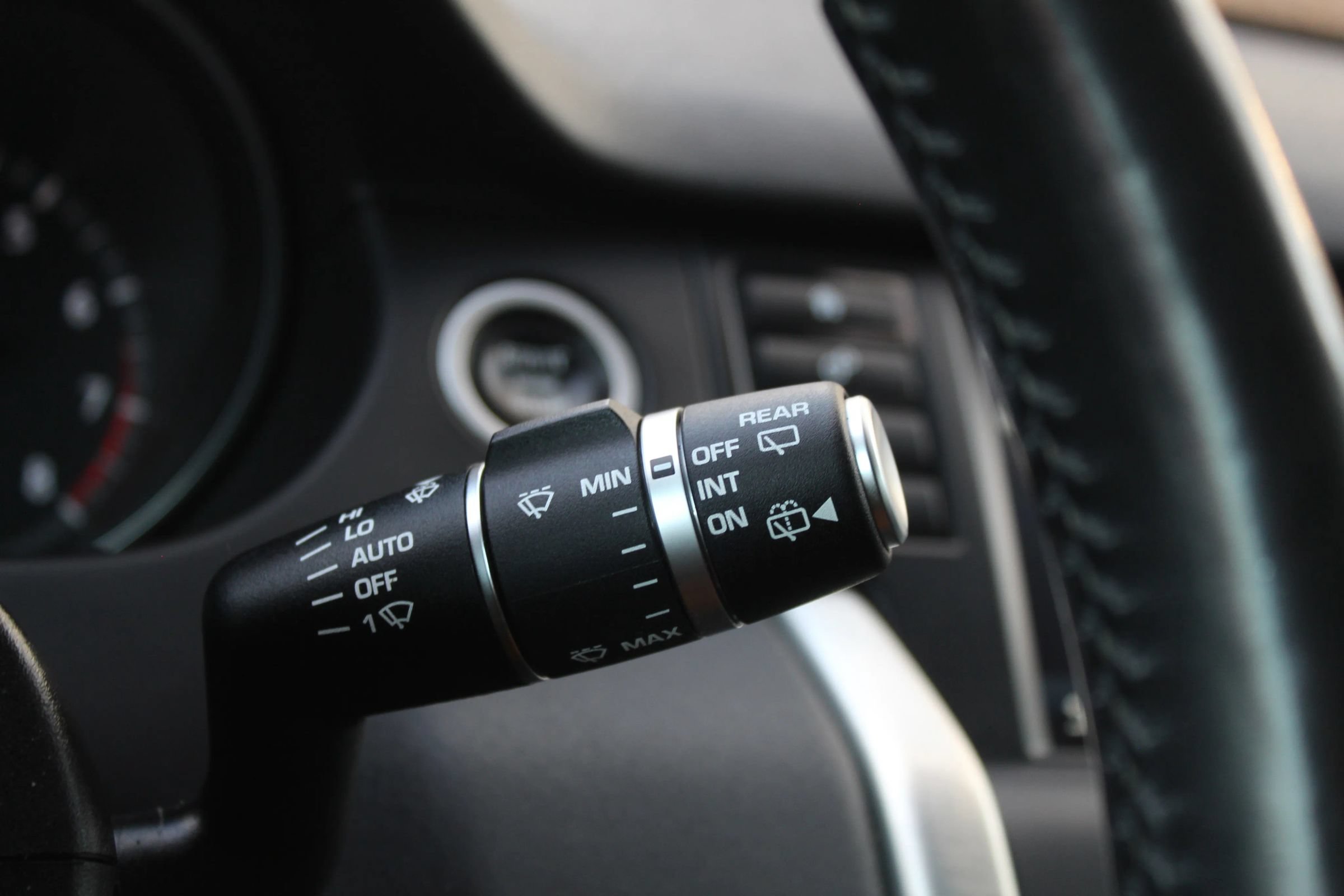 Used 2017 Land Rover Discovery Sport SE AWD/4WD image 26