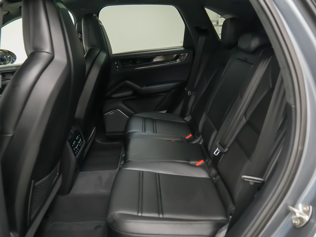 New 2026 Porsche Cayenne GTS w/ Premium Package Plus AWD/4WD image 17
